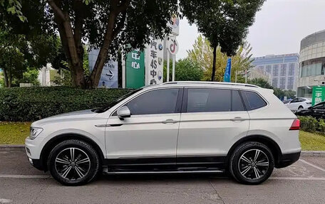 Volkswagen Tiguan II, 2021 год, 1 470 004 рублей, 3 фотография