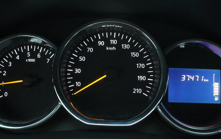 Renault Logan II, 2018 год, 800 000 рублей, 19 фотография