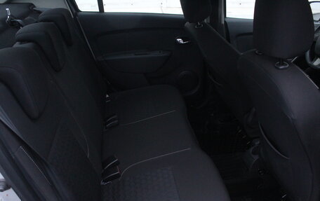 Renault Logan II, 2018 год, 800 000 рублей, 14 фотография