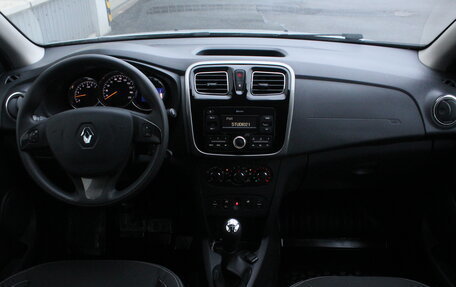 Renault Logan II, 2018 год, 800 000 рублей, 17 фотография