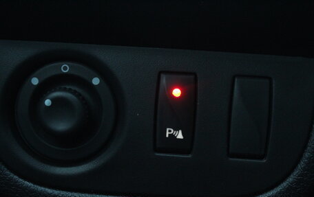 Renault Logan II, 2018 год, 800 000 рублей, 23 фотография