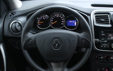 Renault Logan II, 2018 год, 800 000 рублей, 18 фотография