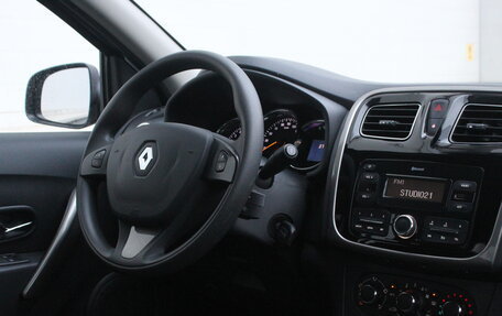 Renault Logan II, 2018 год, 800 000 рублей, 22 фотография