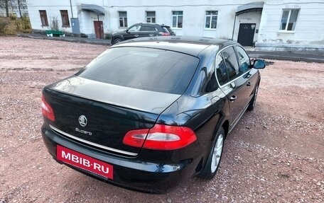 Skoda Superb III рестайлинг, 2011 год, 650 000 рублей, 2 фотография