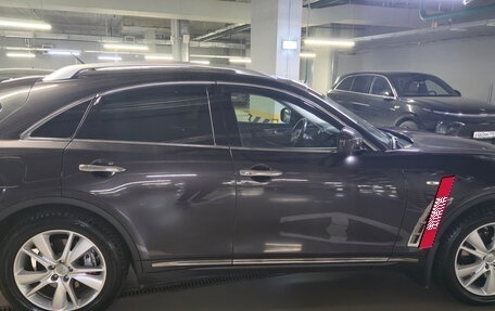 Infiniti QX70, 2016 год, 2 400 000 рублей, 6 фотография