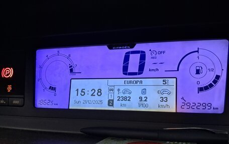 Citroen C4 Picasso II рестайлинг, 2007 год, 390 000 рублей, 16 фотография