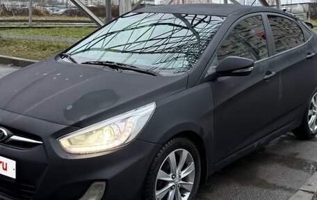 Hyundai Solaris II рестайлинг, 2011 год, 700 000 рублей, 3 фотография