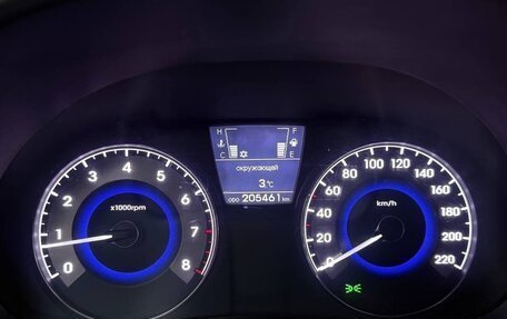 Hyundai Solaris II рестайлинг, 2011 год, 700 000 рублей, 11 фотография