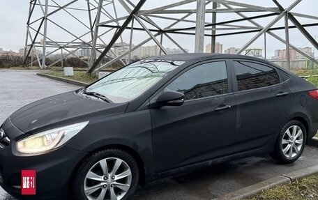 Hyundai Solaris II рестайлинг, 2011 год, 700 000 рублей, 4 фотография