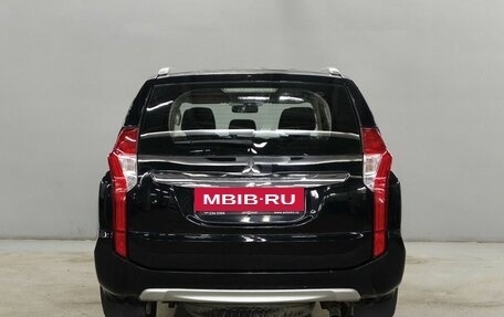 Mitsubishi Pajero Sport III рестайлинг, 2020 год, 2 600 000 рублей, 6 фотография