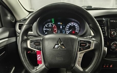 Mitsubishi Pajero Sport III рестайлинг, 2020 год, 2 600 000 рублей, 12 фотография