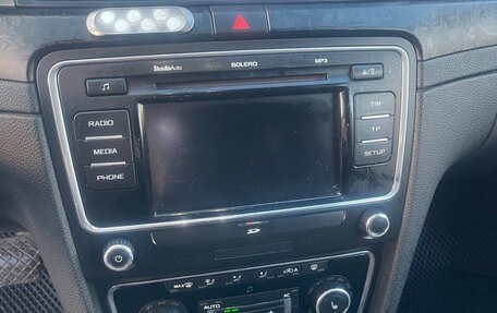 Skoda Superb III рестайлинг, 2012 год, 1 180 000 рублей, 2 фотография