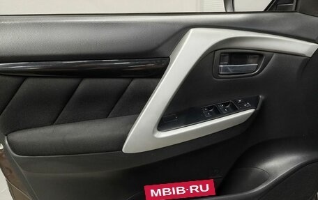 Mitsubishi Pajero Sport III рестайлинг, 2020 год, 2 600 000 рублей, 15 фотография