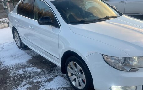 Skoda Superb III рестайлинг, 2012 год, 1 180 000 рублей, 8 фотография