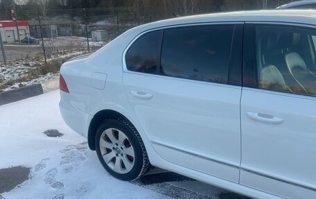 Skoda Superb III рестайлинг, 2012 год, 1 180 000 рублей, 10 фотография