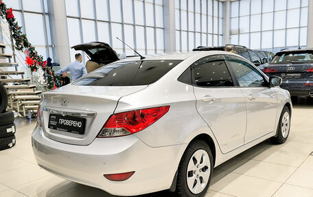 Hyundai Solaris II рестайлинг, 2013 год, 820 000 рублей, 5 фотография