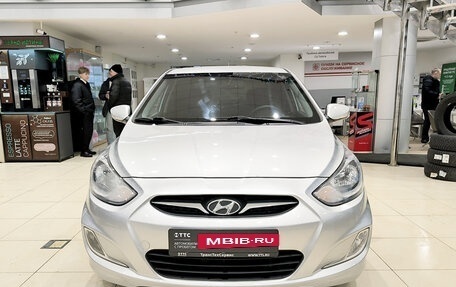 Hyundai Solaris II рестайлинг, 2013 год, 820 000 рублей, 2 фотография