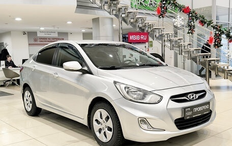 Hyundai Solaris II рестайлинг, 2013 год, 820 000 рублей, 3 фотография