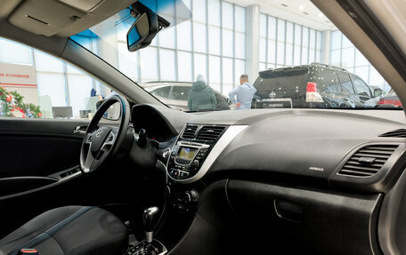 Hyundai Solaris II рестайлинг, 2013 год, 820 000 рублей, 11 фотография