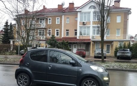 Peugeot 107 I рестайлинг, 2012 год, 695 000 рублей, 4 фотография