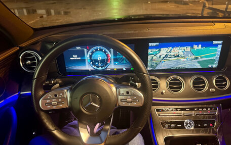 Mercedes-Benz E-Класс, 2019 год, 3 450 000 рублей, 24 фотография