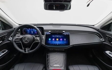 Mercedes-Benz E-Класс, 2025 год, 5 600 000 рублей, 5 фотография