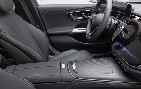 Mercedes-Benz E-Класс, 2025 год, 5 600 000 рублей, 16 фотография