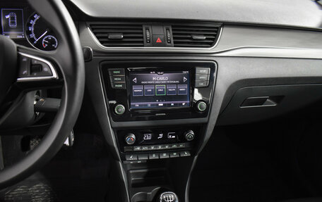 Skoda Rapid I, 2017 год, 1 100 000 рублей, 19 фотография