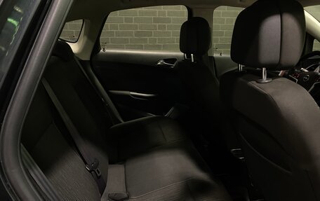 Opel Astra J, 2014 год, 850 000 рублей, 11 фотография