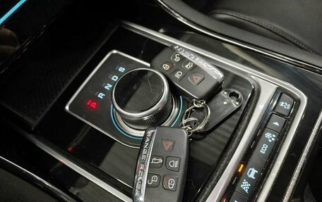 Jaguar XE I рестайлинг, 2018 год, 1 898 000 рублей, 19 фотография