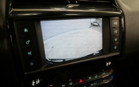 Jaguar XE I рестайлинг, 2018 год, 1 898 000 рублей, 17 фотография