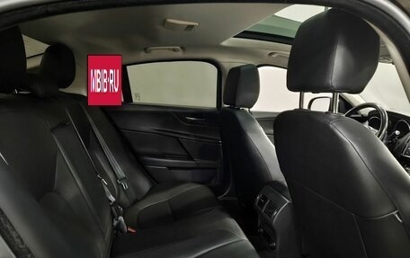 Jaguar XE I рестайлинг, 2018 год, 1 898 000 рублей, 14 фотография