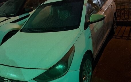 Hyundai Solaris II рестайлинг, 2018 год, 650 000 рублей, 2 фотография