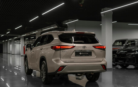 Toyota Highlander, 2025 год, 6 100 000 рублей, 4 фотография