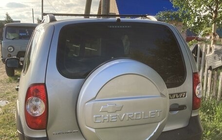 Chevrolet Niva I рестайлинг, 2017 год, 520 000 рублей, 3 фотография