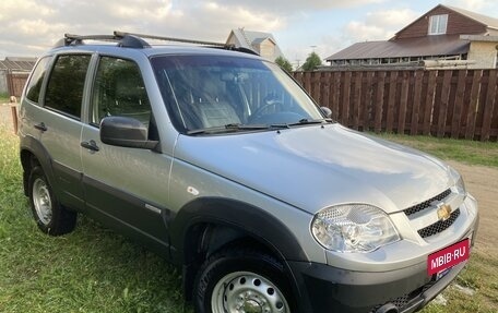 Chevrolet Niva I рестайлинг, 2017 год, 520 000 рублей, 6 фотография