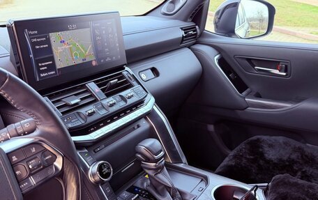 Toyota Land Cruiser, 2024 год, 13 750 000 рублей, 13 фотография