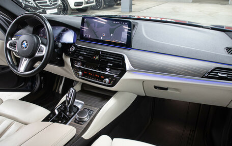 BMW 5 серия, 2021 год, 5 998 000 рублей, 11 фотография