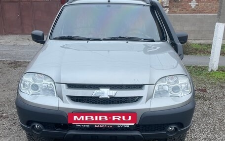 Chevrolet Niva I рестайлинг, 2015 год, 725 000 рублей, 4 фотография