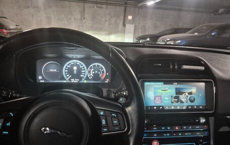 Jaguar F-Pace, 2017 год, 3 240 000 рублей, 10 фотография