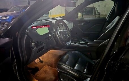 Jaguar F-Pace, 2017 год, 3 240 000 рублей, 9 фотография