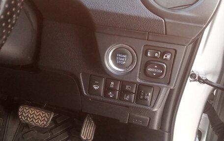 Toyota Corolla, 2022 год, 2 000 000 рублей, 9 фотография