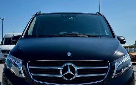 Mercedes-Benz V-Класс, 2016 год, 3 990 000 рублей, 2 фотография