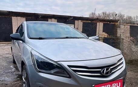 Hyundai Solaris II рестайлинг, 2015 год, 550 000 рублей, 1 фотография