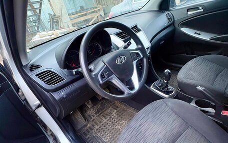 Hyundai Solaris II рестайлинг, 2015 год, 550 000 рублей, 8 фотография