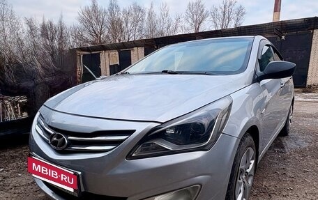 Hyundai Solaris II рестайлинг, 2015 год, 550 000 рублей, 4 фотография