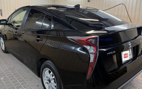 Toyota Prius IV XW50, 2016 год, 1 750 000 рублей, 4 фотография