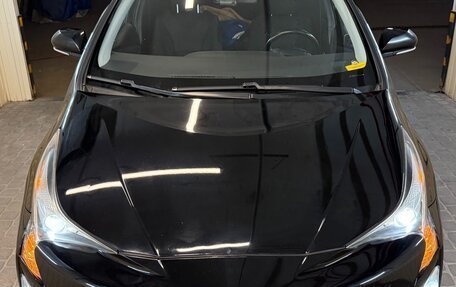 Toyota Prius IV XW50, 2016 год, 1 750 000 рублей, 14 фотография