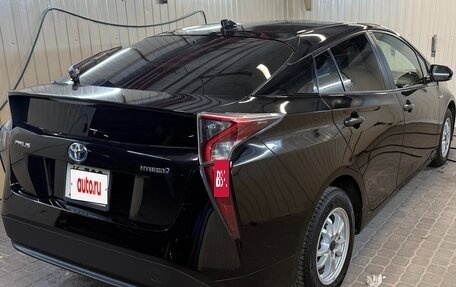 Toyota Prius IV XW50, 2016 год, 1 750 000 рублей, 3 фотография