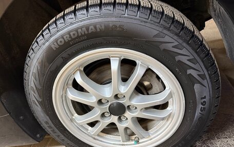 Toyota Prius IV XW50, 2016 год, 1 750 000 рублей, 23 фотография